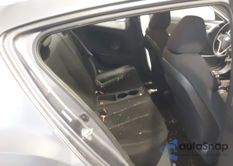 2016 Hyundai Veloster z USA, uszkodzony, nr VIN KMHTC6AD2GU268765